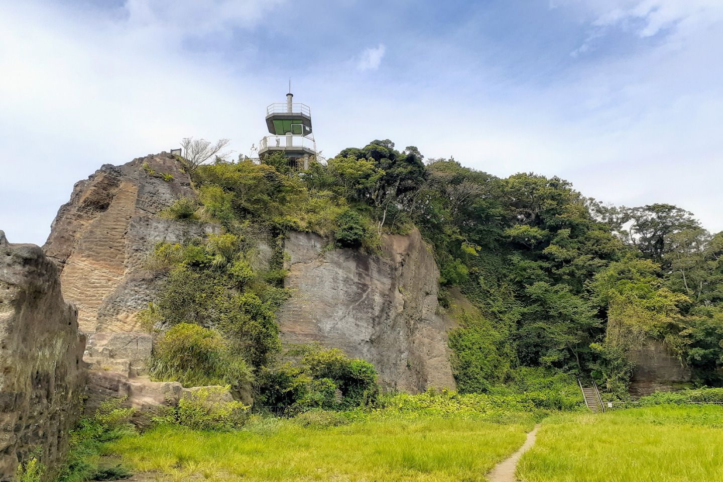 神武寺・鷹取山ハイキングコース　史跡めぐりとハイキングが楽しめる回廊