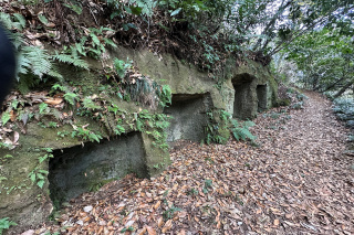 こんぴら山やぐら群（神武寺）